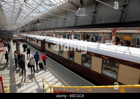 Platform 5, Crewe Station, currently (2017) one of the platforms used for the Virgin West Coast trains from London to Glasgow Stock Photo