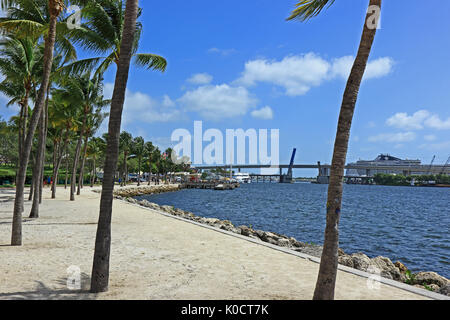 Bayfront park path in Miami overlooking Biscayne Bay Stock Photo
