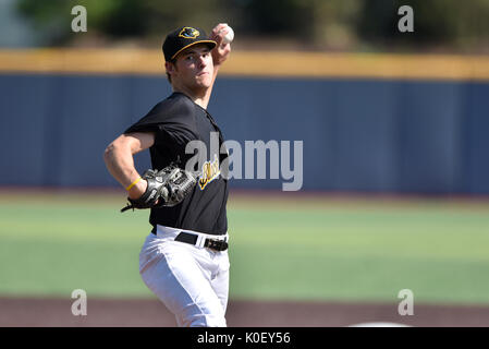 Morgantown, West Virginia, USA. 20th Aug, 2017. West Virginia Black Bears pitcher IKE SCHLABACH (28) throws a pitch during the August 20, 2017 New York-Penn league game at Monongalia County Ballpark in Morgantown, WV. Credit: Ken Inness/ZUMA Wire/Alamy Live News Stock Photo