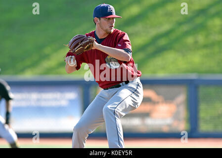 Morgantown, West Virginia, USA. 20th Aug, 2017. Mahoning Valley Scrappers pitcher RILEY ECHOLS (35) pitches during the August 20, 2017 New York-Penn league game at Monongalia County Ballpark in Morgantown, WV. Credit: Ken Inness/ZUMA Wire/Alamy Live News Stock Photo