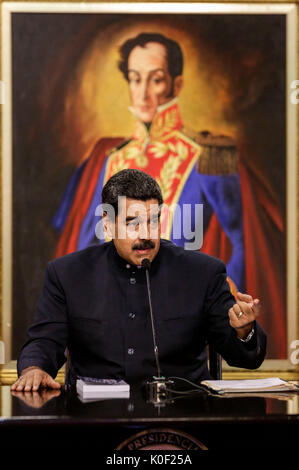 (170823) -- CARACAS, Aug. 23, 2017 (Xinhua) -- Venezuelan President Nicolas Maduro speaks during a press conference in Caracas, capital of Venezuela, on Aug. 22, 2017. Maduro announced on Tuesday that his government was taking steps to defend the country against U.S. economic sanctions. (Xinhua/Str) (ma) (da) (hy) Stock Photo