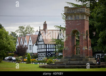 Salford's picturesque Worsley green in Manchester formerly Worsley Yard and industrial area, tudor houses and  monument to Francis, 3rd Duke of Bridge Stock Photo