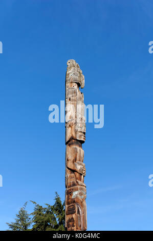 Close-up of  Kwakwaka'wakwor Kwakiutl  First Nations totem pole at the UBC Museum of Anthropology, Vancouver, BC, Canada Stock Photo