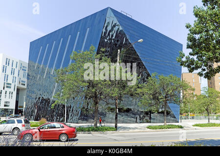 The Cleveland Museum of Contemporary Art (MOCA) in the University Circle neighborhood of Cleveland, Ohio, is a non-collecting dynamic institution. Stock Photo