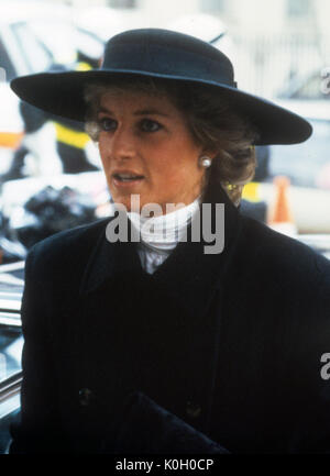 Diana, Princess of Wales, arrives at St Pancras Church, London, for the memorial service for the King's Cross Underground Station fire tragedy. Stock Photo