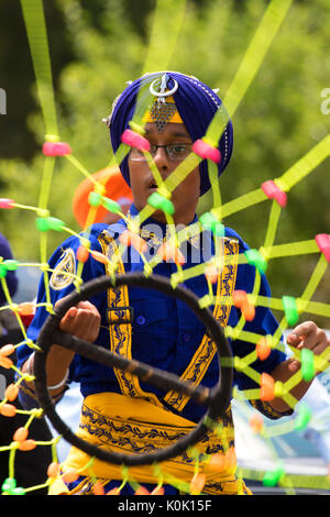 Sikh Teen Doing Gatka Sikh Day Parade Salem Oregon Stock Photo Alamy Sikh Teen Doing Gatka Sikh Day Parade Salem Oregon Stock Photo Alamy