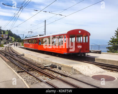 Rigi Railways, the highest standard gauge railway in Europe: Standard gauge rack railways, the Vitznau–Rigi Bahn (VRB). Stock Photo