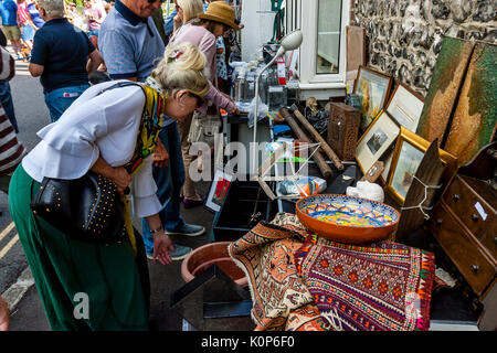 A Typical Garage Sale Where People Sell Their Unwanted Items From Outside Their Homes, Lewes, Sussex, UK Stock Photo