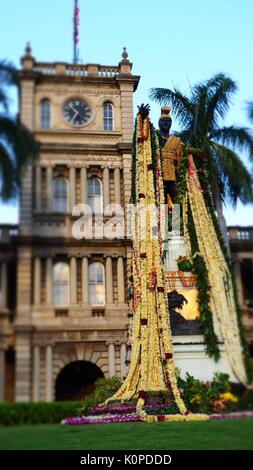 Kamehameha Statue in front of Aliʻiolani Hale, Honolulu, Hawaii Stock Photo