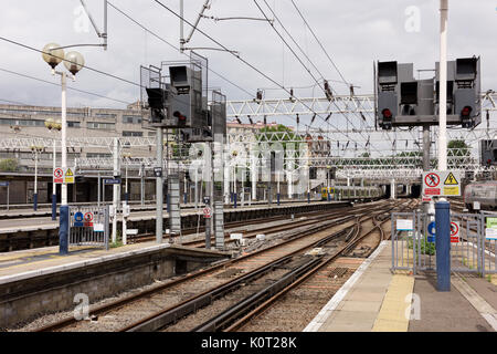 London Midland train arriving at London Euston station Stock Photo