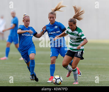 Budapest, Hungary. 25th August, 2017. Tatiana Pinto #11 of Sporting CP competes for the ball with Diana Csanyi (R2) of MTK Hungaria FC and Zsuzsanna Szabo (L) of MTK Hungaria FC during the UEFA Women's Champions League Qualifying match between Sporting CP and MTK Hungaria FC at Nandor Hidegkuti Stadium on August 25, 2017 in Budapest, Hungary. Credit: Laszlo Szirtesi/17�Թ����� Live News Stock Photo