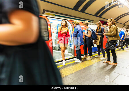 London underground, London tube, getting off London tube, Getting off London underground, London tube train, getting on London tube train, London tube Stock Photo