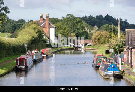 Boating on the Worcester and Birmingham canal at Tardebigge, Worcestershire, England, UK Stock Photo