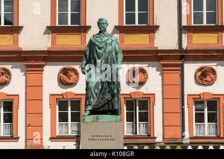 Statue von Maximilian II - Koenig von Bayern, Altes Schloss, Bayreuth, Oberfranken, Bayern, Deutschland |  Statue of King Maximilian, the Old Castle,  Stock Photo