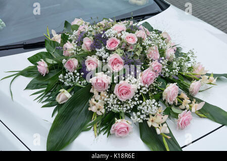 Flower bouquet with roses (Rosa) and gypsophilas (Gypsophila) Stock Photo
