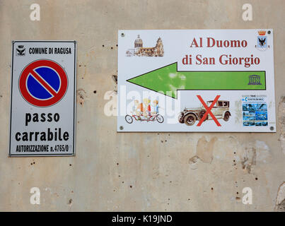 Sicily, town of Ragusa, sign for the way to the cathedral, not allowed for cars Stock Photo