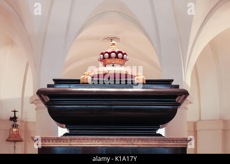 Lord Nelson's Tomb, black marble sarcophagus holding coffin of Admiral Lord Nelson, Horatio Viscount Nelson, Crypt of St Paul's Cathedral, London UK Stock Photo