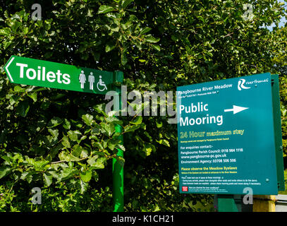 Public Mooring Sign, Pangbourne River Meadow, Pangbourne-on-Thames, Berkshire, England Stock Photo