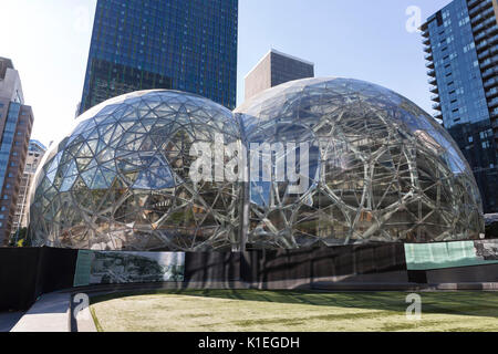 Seattle, Washington: The Amazon Spheres under construction at the ...