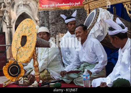 Burmese String Instruments asia, burma, traditional musical instruments Buddhists, 1920 Stock ...