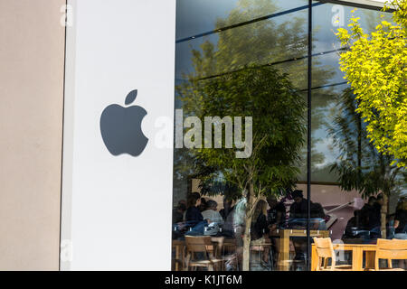 Apple Store Retail Mall Location. Apple Sells and Services IPhones