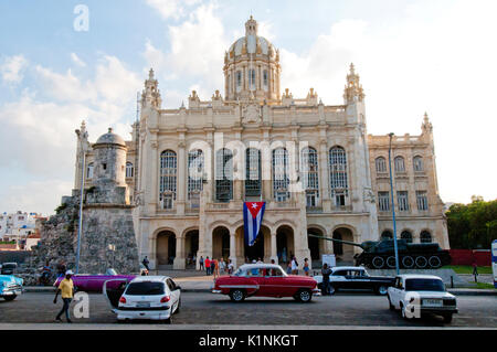 Classic 1950's American cars in front of the Presidential Palace in Havana Cuba Stock Photo