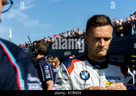 Corby, Northamptonshire, UK. 27th August, 2017. BTCC driver Colin Turkington and Team BMW before Race 1 of the Dunlop MSA British Touring Car Championship at Rockingham Motor Speedway (Photo by Gergo Toth / Alamy Live News) Stock Photo