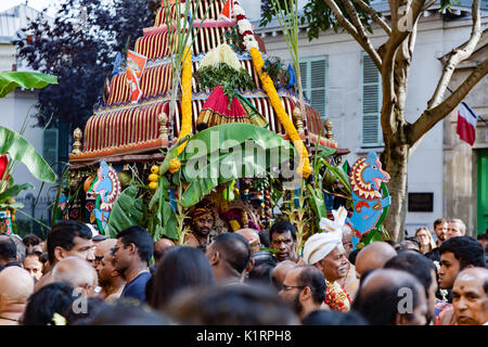 Paris, France. 27th August, 2017. Hindu of Paris France celebrate Ganesh Chturthi hindu festival. Credit: Guillaume Louyot/Alamy Live News Stock Photo