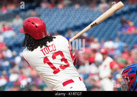 Philadelphia, Pennsylvania, USA. 27th Aug, 2017. August 27, 2017: Philadelphia Phillies shortstop Freddy Galvis (13) in action during the MLB game between the Chicago Cubs and Philadelphia Phillies at Citizens Bank Park in Philadelphia, Pennsylvania. Christopher Szagola/CSM Credit: Cal Sport Media/Alamy Live News Stock Photo