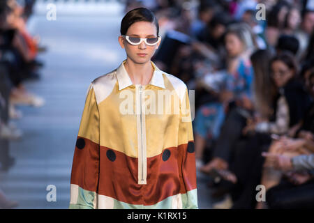 Sao Paulo, Brazil. 27th Aug, 2017. Iódice's fashion show during the N44 Summer 2017 edition of São Paulo Fashion Week (SPFW), at the Tangará Palace in São Paulo (SP), on Sunday, 27. (PHOTO: CIÇA NEDER/BRAZIL PHOTO PRESS) Credit: Brazil Photo Press/Alamy Live News Stock Photo