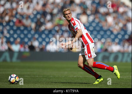 Stoke City's Darren Fletcher during the Premier League match at The Hawthorns, West Bromwich. PRESS ASSOCIATION Photo. Picture date: Sunday August 27, 2017. See PA story SOCCER WBA. Photo credit should read: Nick Potts/PA Wire. RESTRICTIONS: EDITORIAL USE ONLY No use with unauthorised audio, video, data, fixture lists, club/league logos or 'live' services. Online in-match use limited to 75 images, no video emulation. No use in betting, games or single club/league/player publication Stock Photo