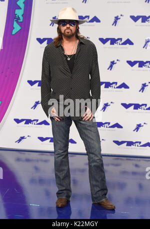 Billy Ray Cyrus Arrives At The Mtv Video Music Awards At The Prudential 