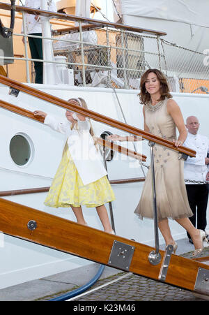 Crown Princess Mary of Denmark is given a tour at Arlington National ...