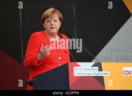 Bitterfeld-Wolfen, Germany. 29th Aug, 2017. German Chancellor Angela Merkel speaks at an election campaign event of the CDU in Brandenburg/Havel, Germany, 29 August 2017. German general elections will be held on 24 September 2017. Credit: dpa picture alliance/Alamy Live News Stock Photo