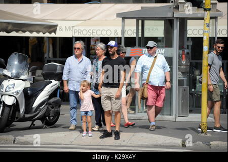 Milan, Borja Valero with her daughter in the center for the first time to know Milan The new purchase of INTER, the Spanish BORJA VALERO, bought by FIORENTINA, arrives for the first time in the center. Taking advantage of the championship stop, Borja Valero brings with her little daughter LUCIA around the city, and after walking all over the quadrilateral, she makes shopping in the 'Rinascente' in Corso Vittorio Emanuele. Stock Photo