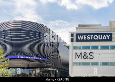 Contrasting architecture between the old and the new extension Westquay 2 to WestQuay shopping centre, dining and leisure complex in Southampton, UK Stock Photo