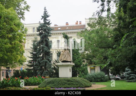 Monument of royal couple in a park of Szeged, Széchenyi Tér, the largest square in Szeged's city centre, Hungary. Stock Photo