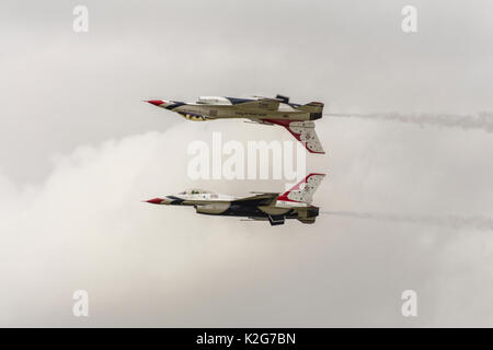 United States Air Force Thunderbirds Mirror Formation Stock Photo