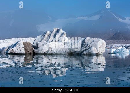 Norway, Svalbard, Spitsbergen. Nordvest-Spitsbergen National Park, Liefdefjorden, Monacobreen aka Monaco Glacier. Stock Photo