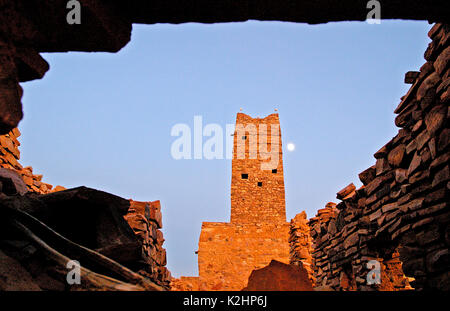 The mosque of Ouadane in the evening. Ksour, a UNESCO World Heritage Site. Mauritania Stock Photo