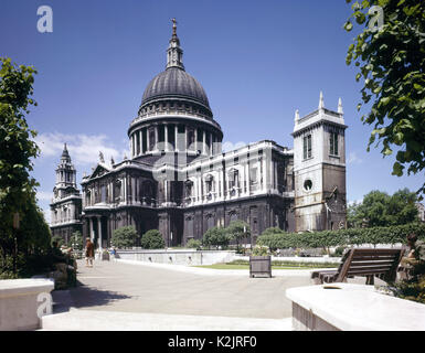 Photo Must Be Credited ©Alpha Press 040000 ( Date Unknown ) A view of St Paul's Cathedral in London Stock Photo