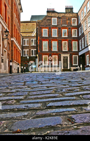 Dr Samual Johnson's house, centre of the pictures, at 17 Gough Square,London, EC4A 3DE Stock Photo