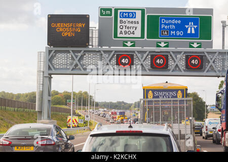 Queensferry, Scotland, UK. 30th Aug, 2017. long tailbacks approaching the Queensferry Crossing on the first day it opens to traffic Credit: Kay Roxby/Alamy Live News Stock Photo