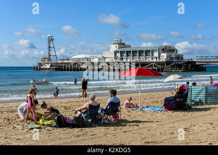 Bournemouth, Dorset, UK.  31st August 2017.  UK Weather.   Holidaymakers and visitors on the beach early lapping up the morning sunshine at the seaside resort of Bournemouth in Dorset on the first day of the air festival.  Photo Credit: Graham Hunt/17�Թ����� Live News Stock Photo