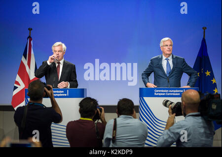 Brussels, Belgium. 31st Aug, 2017. British Secretary of State for Exiting the European Union, David Davis (L) and Michel Barnier (R), the European Chief Negotiator of the Task Force for the Preparation and Conduct of the Negotiations with the United Kingdom under Article 50, hold a press conference after third round of negotiations in the so-called 'Brexit' talks at European Commission headquarters in Brussels, Belgium on 31.08.2017 by Wiktor Dabkowski | usage worldwide Credit: dpa/Alamy Live News Stock Photo