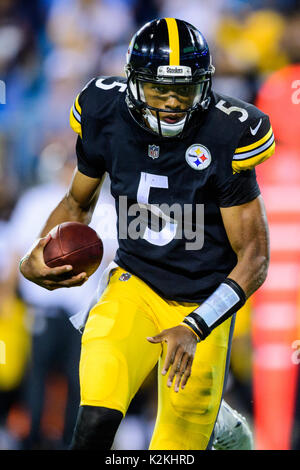 Charlotte, NC, USA. 31st Aug, 2017. Steelers quarterback Joshua Dobbs (5) during the NFL preseason football game between the Pittsburgh Steelers and the Carolina Panthers on Thursday August 31, 2017 in Charlotte, NC. Jacob Kupferman/CSM/Alamy Live News Stock Photo