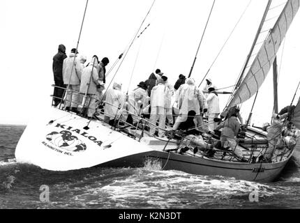 AJAXNETPHOTO. 1982. SOLENT,ENGLAND. - MAXI SERIES - THE AMERICAN YACHT KIALOA (JIM KILROY) COMPETES IN ONE OF THE SOLENT INSHORE RACES. PHOTO:JONATHAN EASTLAND/AJAX REF;KIALOA USA 1982 Stock Photo