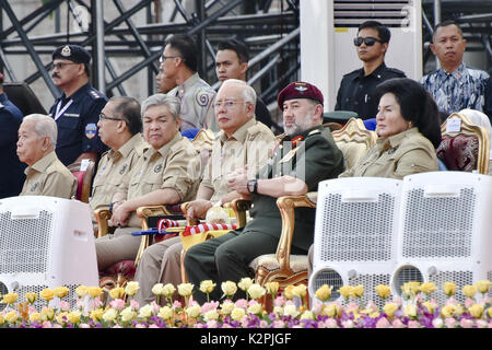 Kuala Lumpur, MALAYSIA. 31st Aug, 2017. The King of Malaysia Muhammad V(2nd R) and Prime Minister Najib Razak(C) talk during the 60th National Day celebrations at Independence Square in Kuala Lumpur on August 31, 2017. Credit: Chris Jung/ZUMA Wire/Alamy Live News Stock Photo