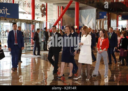 Malaga, Spain. 10th Nov, 2017. Spanish Queen Sofia of Greece and Susana Diaz during the inauguration of the VII CEAFA National Alzheimer's Congress in Malaga, Friday, November 10, 2017 Credit: Gtres Información más Comuniación on line, S.L./Alamy Live News Stock Photo