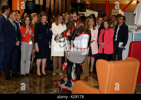 Malaga, Spain. 10th Nov, 2017. Spanish Queen Sofia of Greece and Susana Diaz during the inauguration of the VII CEAFA National Alzheimer's Congress in Malaga, Friday, November 10, 2017 Credit: Gtres Información más Comuniación on line, S.L./Alamy Live News Stock Photo